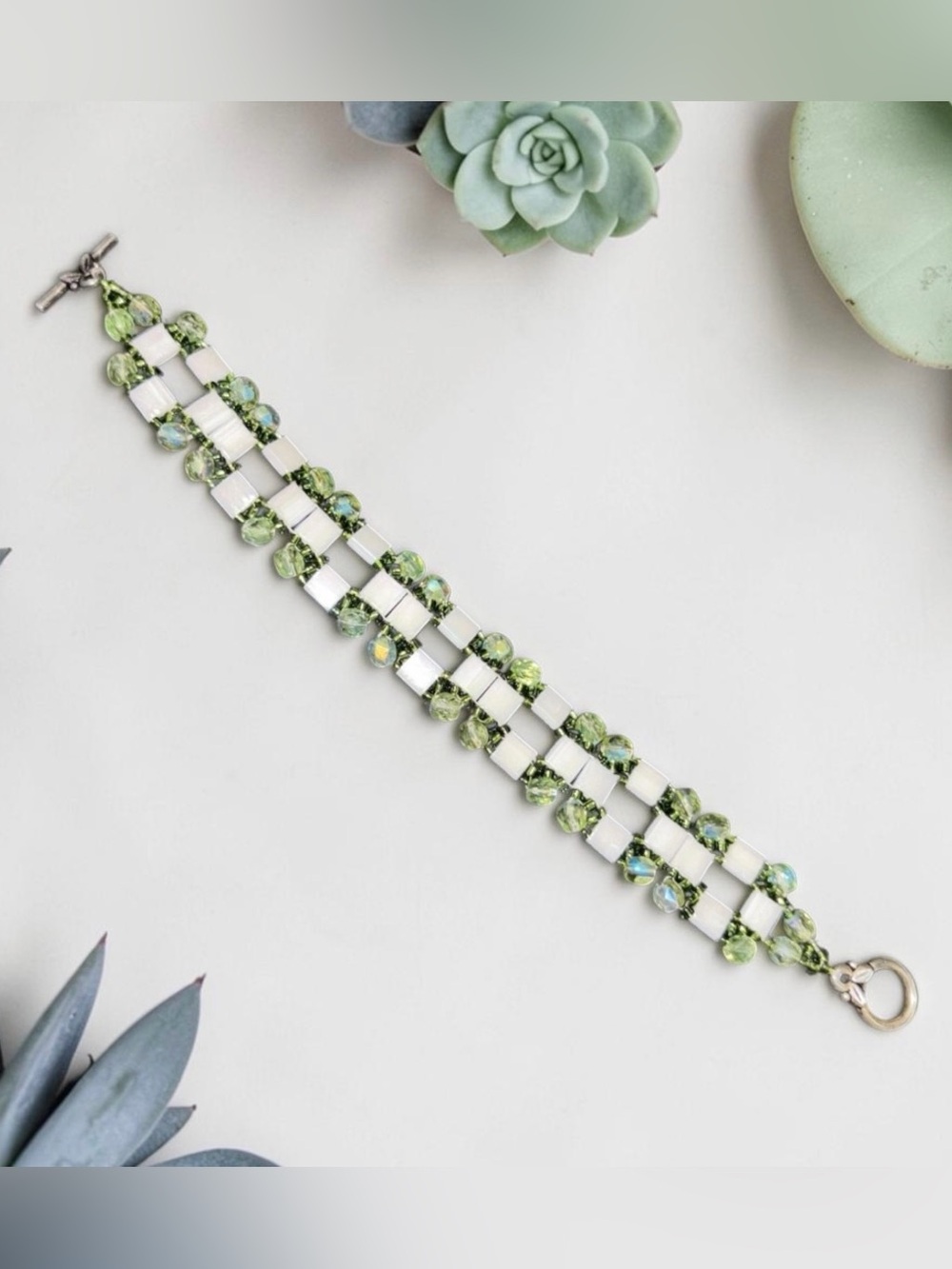 Peridot Capriz Beaded Ladder Bracelet Toggle Clasp Geometric Artisan Glass 7.25"